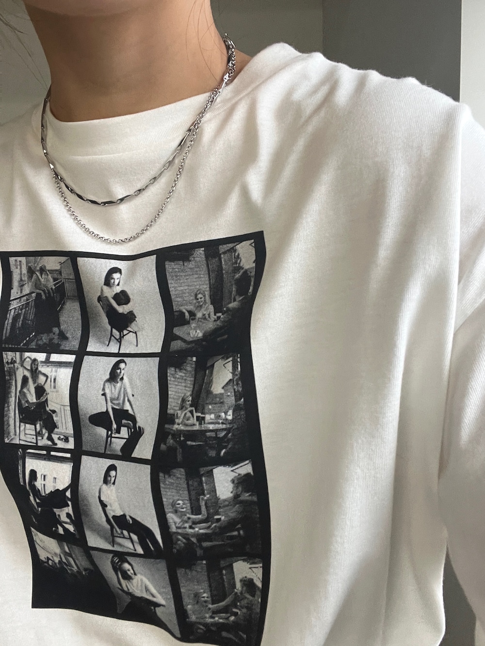 「休日スタイル、きれいめカジュアル、ロゴT、Tシャツ」｜「select MOCA by sonのアソートプリントオーバーサイズTシャツ（Tシャツ/カットソー、ホワイト系）」を使った、yuriさん（レディース・167cm）の夏コーディネートの6枚目の写真