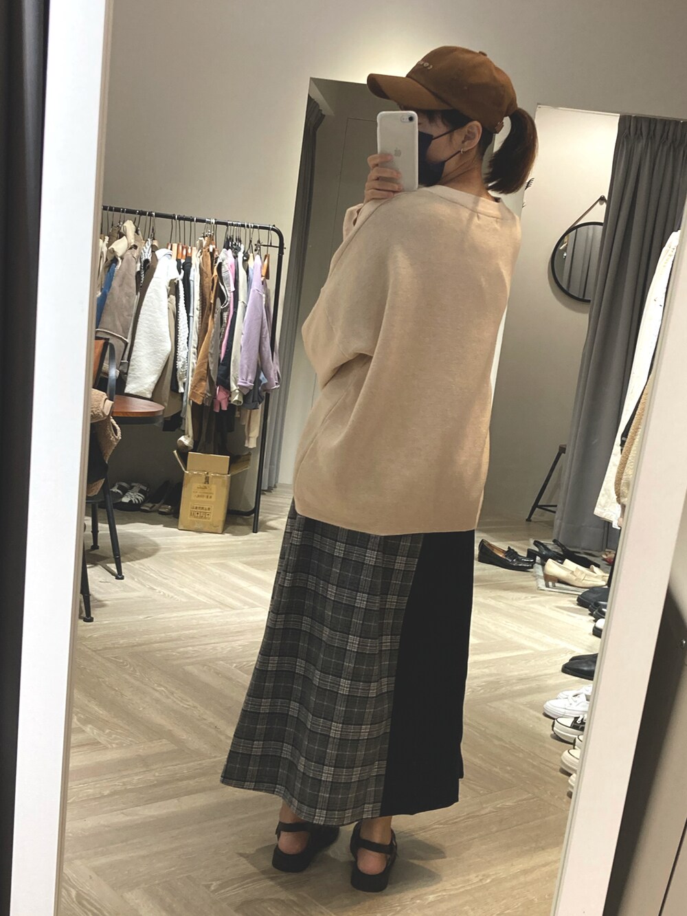 「no brandのアイテム（シューズ、ブラック系）」を使った、Ashさん（レディース・155cm）の冬コーディネートの3枚目の写真