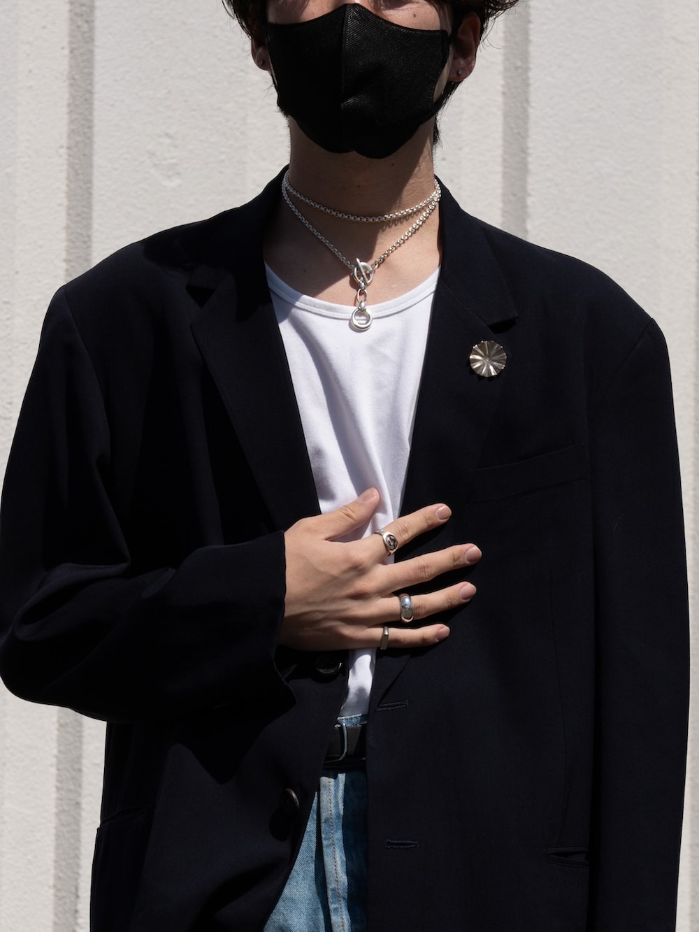 「お洒落さんとつながりたい、大人コーデ、シンプルコーデ、デニム、ジャケット、ジーンズ、Diesel、足袋ブーツ、Maison Margiela、きれいめカジュアル、春、キレイめ、オトナカジュアル、服好きな人と繋がりたい、春のNewスタイル」｜「Yohji Yamamotoのアイテム（テーラードジャケット、ブルー系）」を使った、Takumiさん（メンズ・177cm）の春コーディネートの4枚目の写真