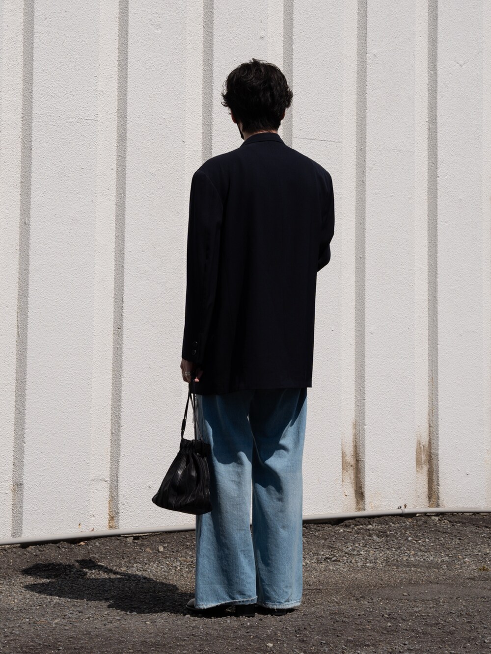 「お洒落さんとつながりたい、大人コーデ、シンプルコーデ、デニム、ジャケット、ジーンズ、Diesel、足袋ブーツ、Maison Margiela、きれいめカジュアル、春、キレイめ、オトナカジュアル、服好きな人と繋がりたい、春のNewスタイル」｜「Yohji Yamamotoのアイテム（テーラードジャケット、ブルー系）」を使った、Takumiさん（メンズ・177cm）の春コーディネートの3枚目の写真