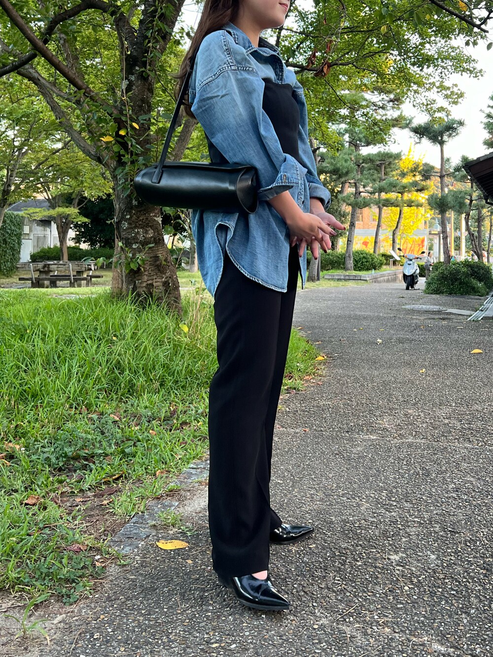 「Spick & Spanのアイテム（Tシャツ/カットソー、ホワイト系）」を使った、Manaeさん（レディース・155cm）の秋コーディネートの2枚目の写真
