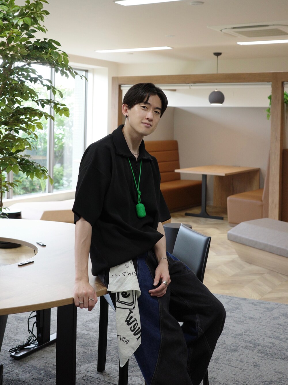 「likeus、ライクアス、バンダナ、ボッテガグリーン、夏、夏コーデ、モード、sponsored」|「Like Usの【Like Us】ハーフジップミラノリブハイゲージ捲縮S/S サマーニット(ニット/セーター、ブラック系)」を使った、Kyoheiさん(メンズ・174cm)の夏コーディネートの3枚目の写真