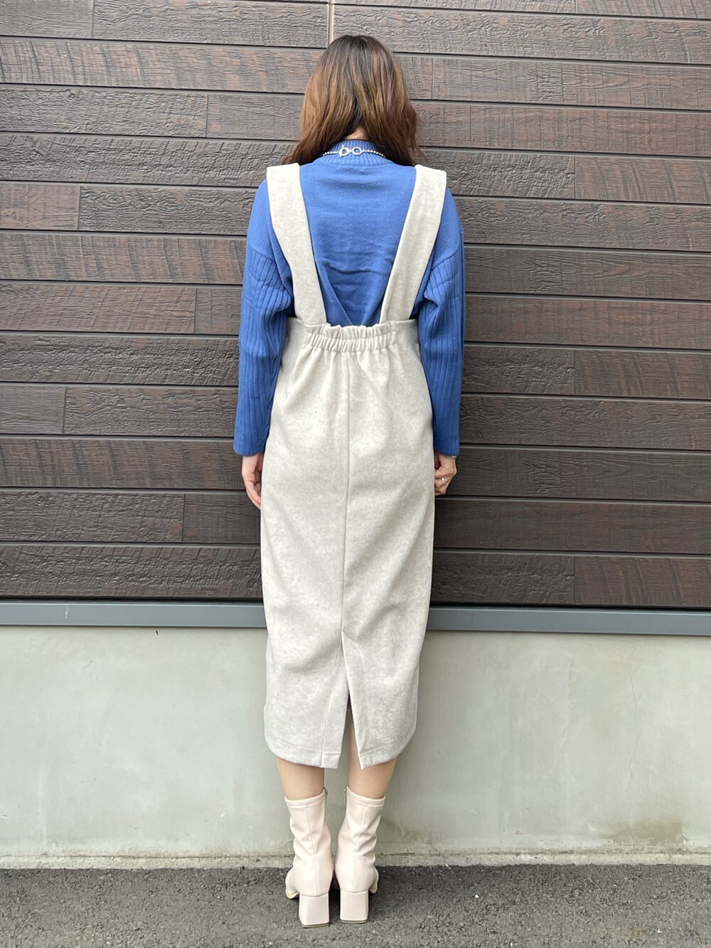 「クリスマスに着たい服、きれいめカジュアル、冬コーデ、プチプラ、デート、お出かけコーデ、チェック、ブルー、コート、マフラー、ショートブーツ、ワンピース、マイベストコーデ2021、高身長コーデ、骨格ナチュラル」｜「Green　Parksの・ELENCARE DUE チェックロングコート＊（ノーカラーコート、ブラック系）」を使った、yokoyama_yuuuさん（レディース・173cm）の冬コーディネートの5枚目の写真