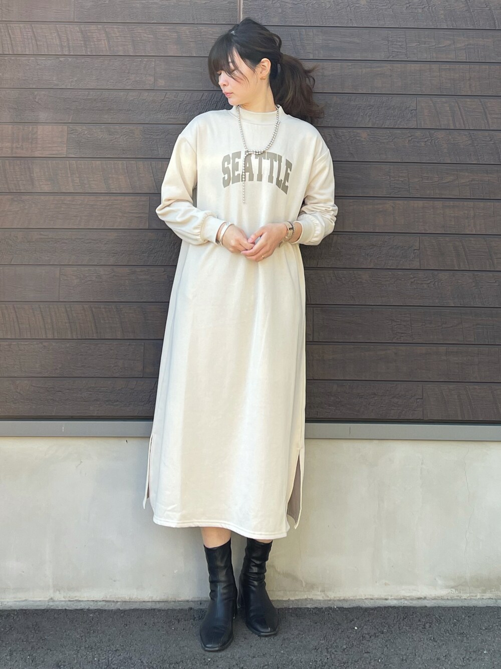 「クリスマスに着たい服、大人カジュアル、マイベストコーデ2021、コート、裏起毛、ロングワンピース、ワンピース、休日スタイル、プチプラ、トートバッグ、マフラー、冬コーデ、高身長コーデ、骨格ナチュラル」｜「ELENCARE DUEの・ELENCARE DUE SET2点ライナー×モッズ＊（モッズコート、ブルー系）」を使った、yokoyama_yuuuさん（レディース・173cm）の冬コーディネートの5枚目の写真