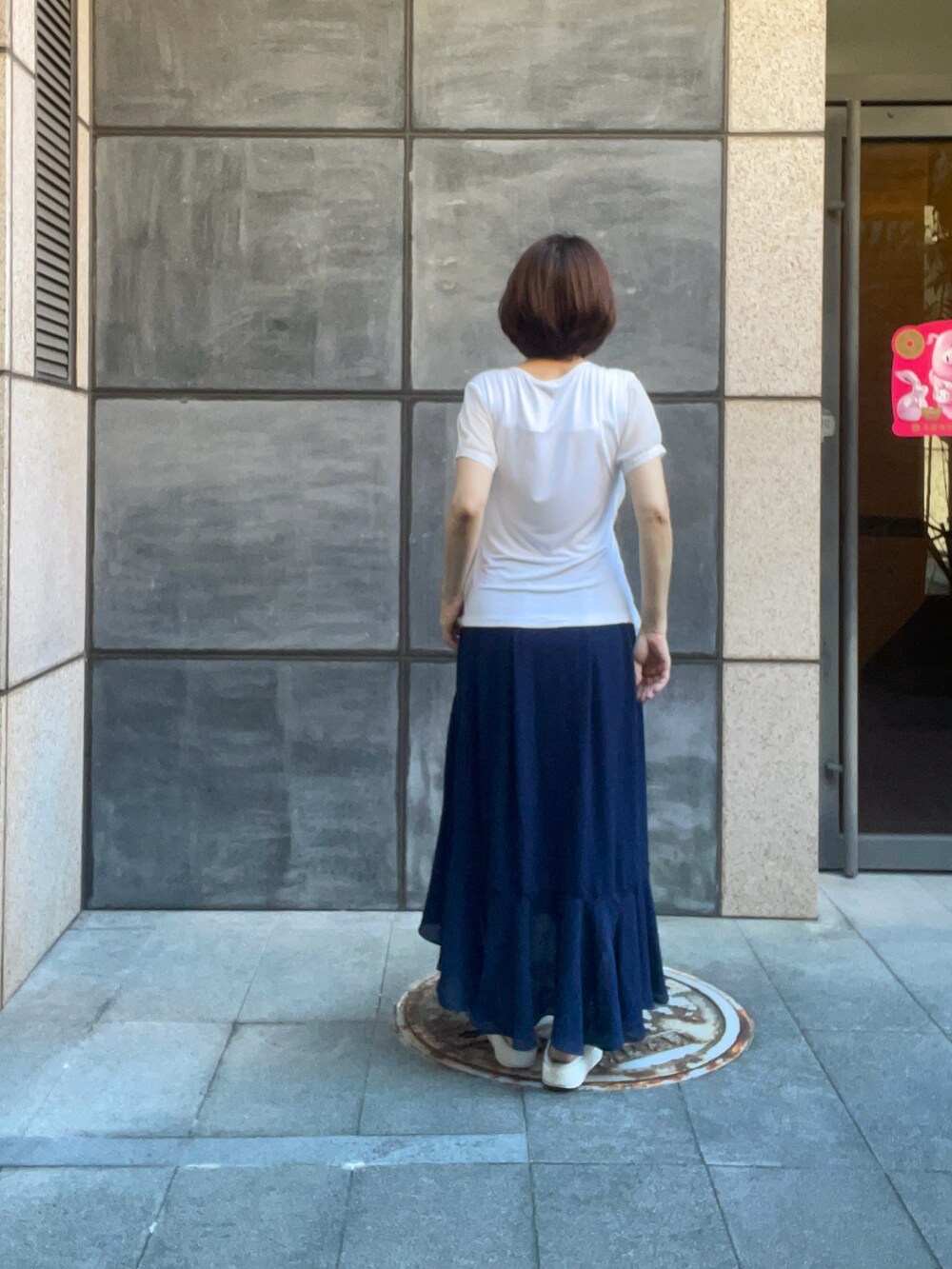 「INDIVIのアイテム（シャツ/ブラウス、ホワイト系）」を使った、sflinさん（レディース・162cm）の春コーディネートの3枚目の写真