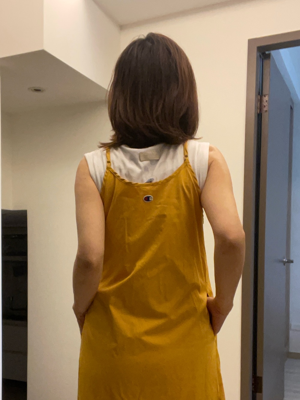 「Championのアイテム（ジャンパースカート、イエロー系）」を使った、sflinさん（レディース・162cm）の春コーディネートの5枚目の写真