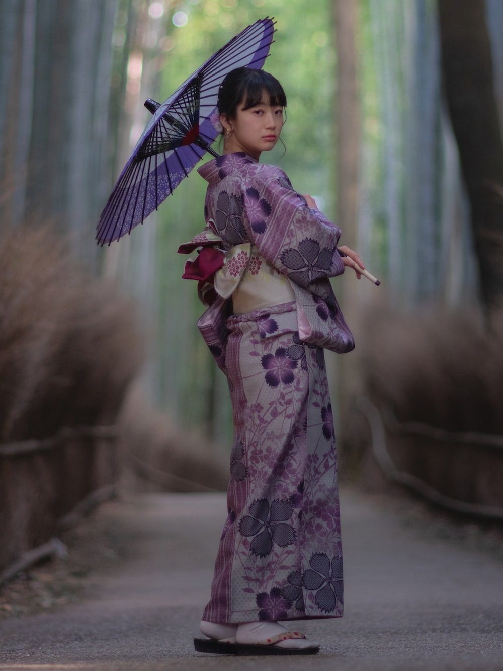 「着物、着物コーデ、着物女子、着物好きさんと繋がりたい、羽織り、着物レンタル、レンタル着物、和服、和装、京都旅行、低身長コーデ、冬、防寒スタイル、パープルコーデ、ヘアアレンジ」｜「着物レンタル　ぎをん錦のアイテム（着物、パープル系）」を使った、陽菜＊着物女子さん（レディース・153cm）の冬コーディネートの2枚目の写真
