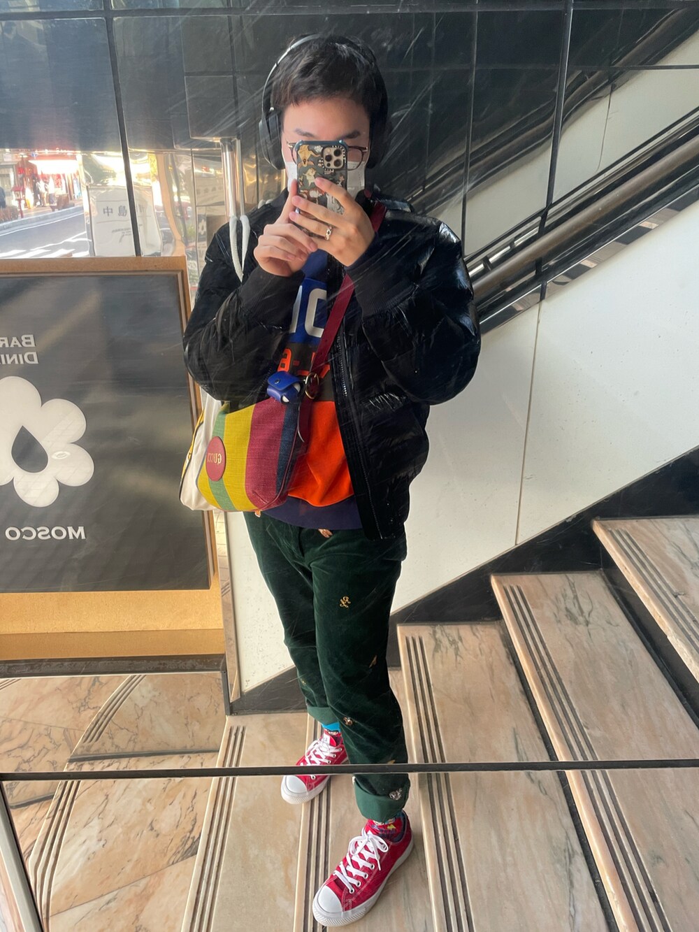 「DIESELのアイテム（MA-1、ブラック系）」を使った、Tomoki さん（メンズ・173cm）の冬コーディネートの3枚目の写真