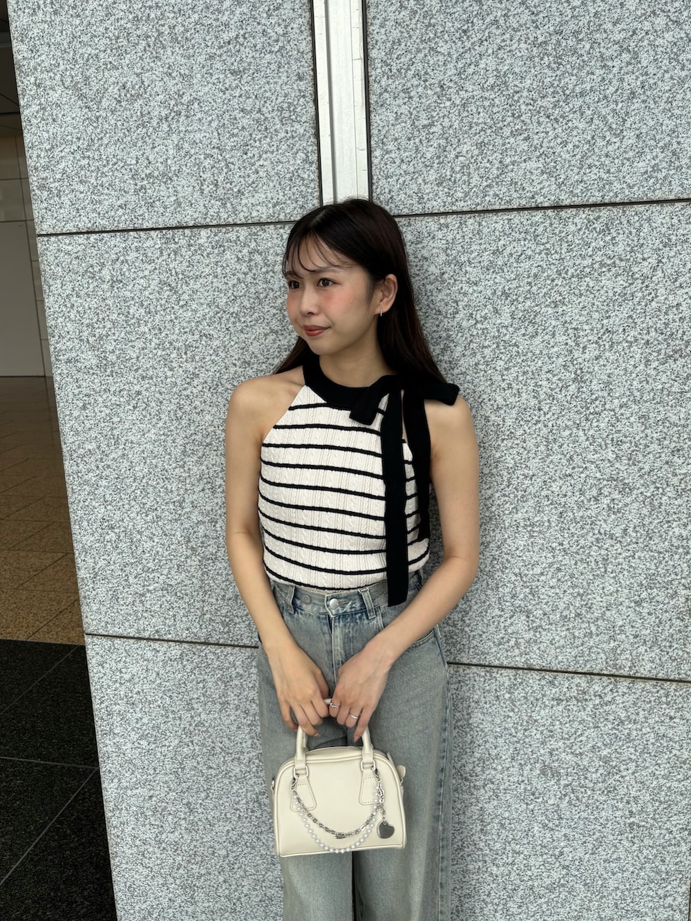 「Chicoの柄編みアメスリニットタンク（ニット/セーター、ホワイト系）」を使った、ayuさん（レディース・155cm）の夏コーディネートの3枚目の写真
