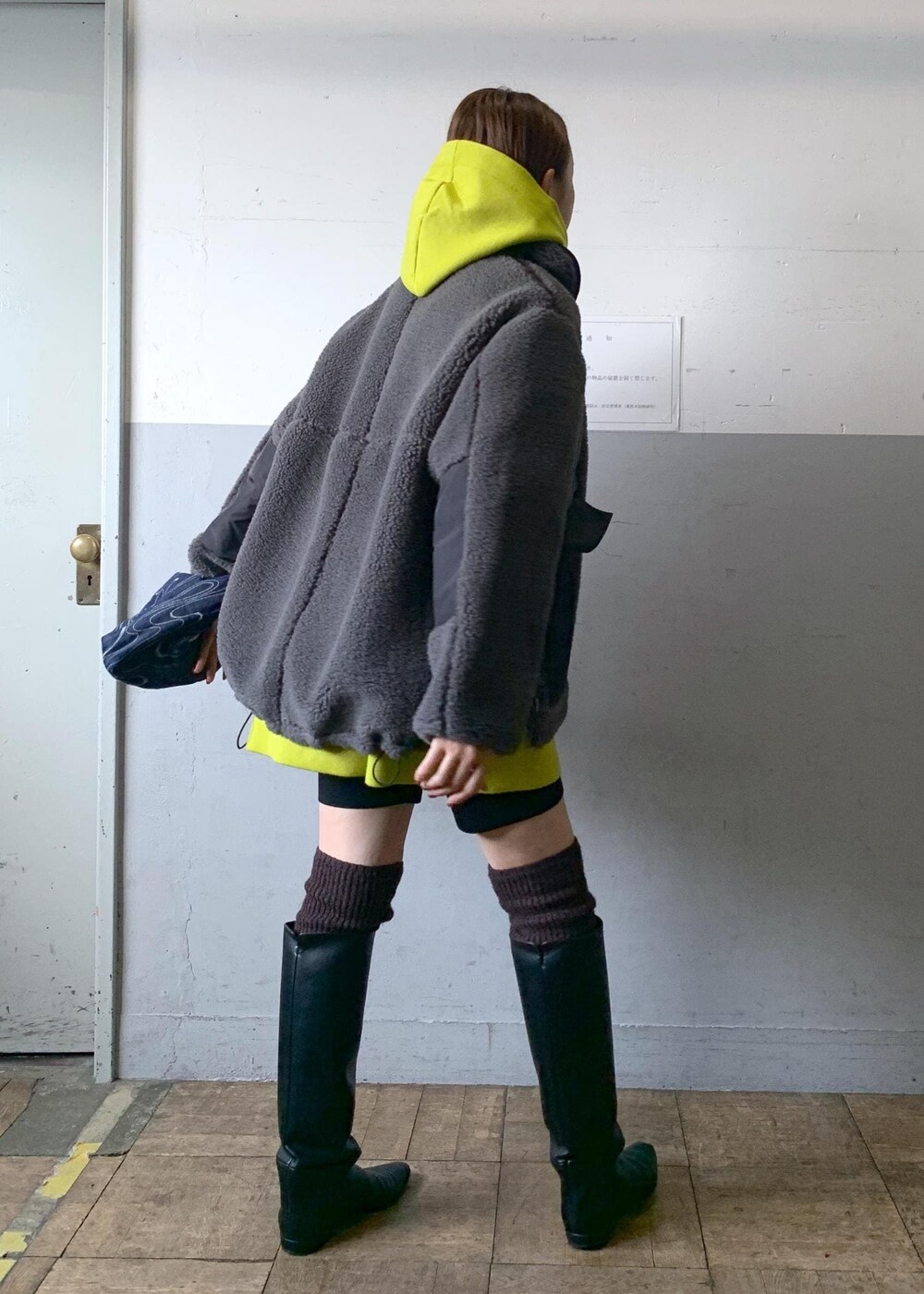 「リバーシブル、SNaPMeAward23w、venit、サイクリングパンツ、ロングブーツ、ボア、パンツ、ショート、ADAM ET ROPÉ、FEMME、高身長、骨格ナチュラル、イエベ、冬、冬ファッション」｜「ADAM ET ROPE'のナロースクエアフラットロングブーツ（ブーツ、ブラック系）」を使った、カワバタさん（レディース・166cm）の冬コーディネートの3枚目の写真