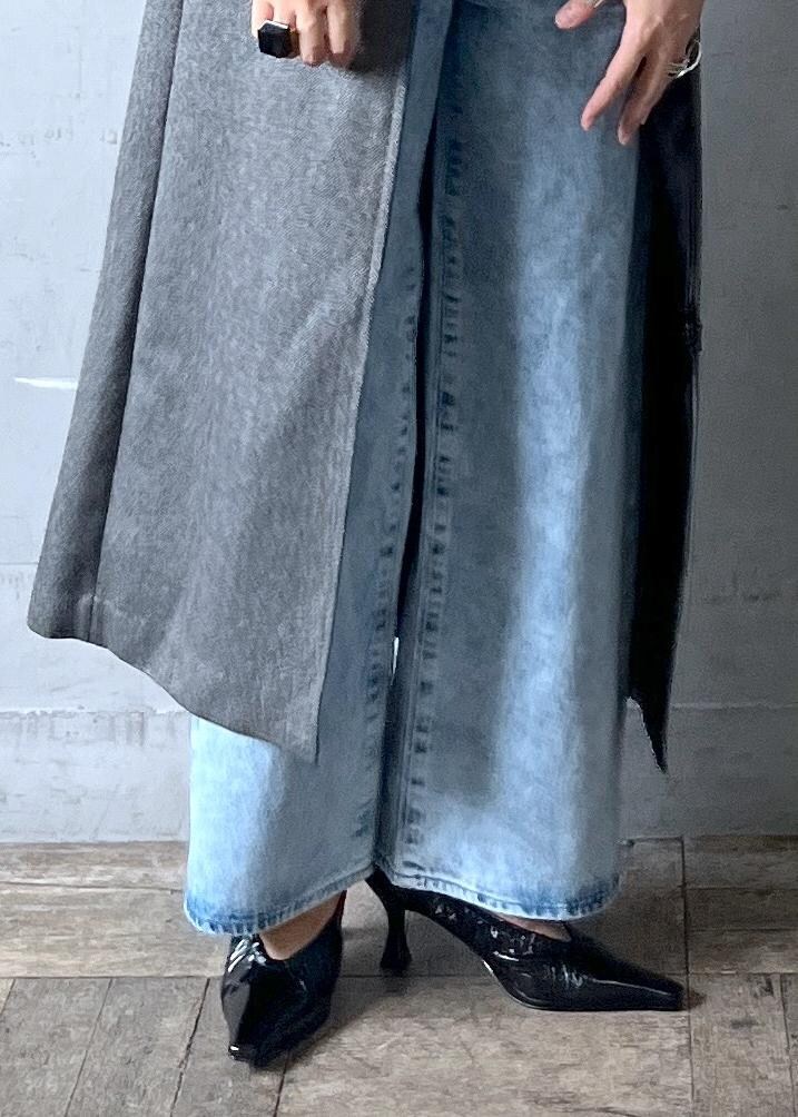 「じれ、ジレ、ツイード、anggae、ニードバイ、needby、長袖、ブラック、ノースリーブ、Vネック、ライトブルー、カットソー、クルーネック、デニム、ポインテッドトゥ」|「ADAM ET ROPE'のMOLレザーギャザーパンプス(パンプス、ブラック系)」を使った、カワバタさん(レディース・166cm)の夏コーディネートの7枚目の写真