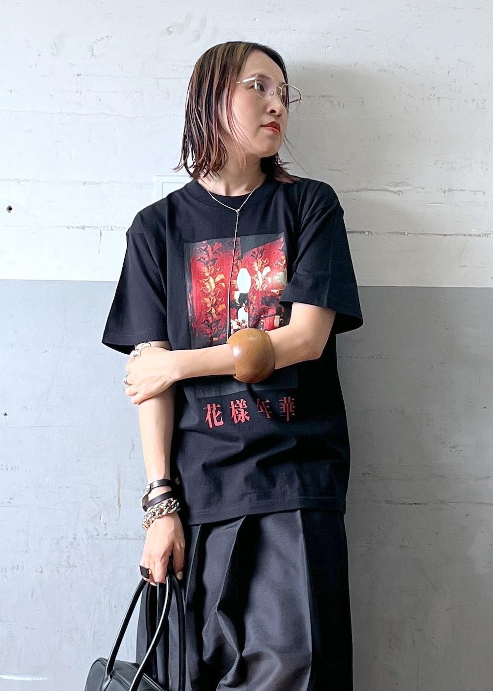 「初夏コーデ、ADAM ET ROPÉ、ナチュラル、イエベ秋、乾燥、高身長、トップス、Tシャツ/カットソー、スカート、GAC05090、GMM75010、2色展開、MSpecial_pickup、Tシャツ、ウェア」｜「ADAM ET ROPE'のシアーオーガンジープリーツスカート（スカート、ブラック系）」を使った、カワバタさん（レディース・166cm）の春コーディネートの5枚目の写真