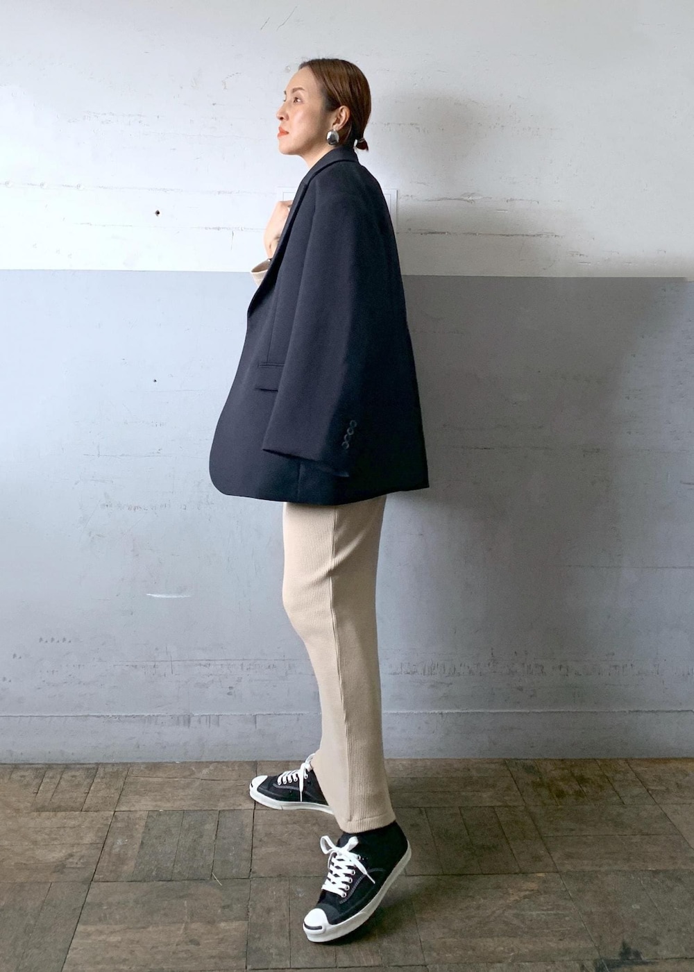 「別注、converse、biotop、ビオトープ、ジャックパーセル、24ss、マクラメ、ブラック、長袖、ジャケット、ベージュ、スカート、ロング、タイトスカート、マキシ」｜「MILLERの【Miller for ADAM ET ROPE'】別注WAFFLE SKIRT（スカート、ベージュ系）」を使った、カワバタさん（レディース・166cm）の冬コーディネートの3枚目の写真