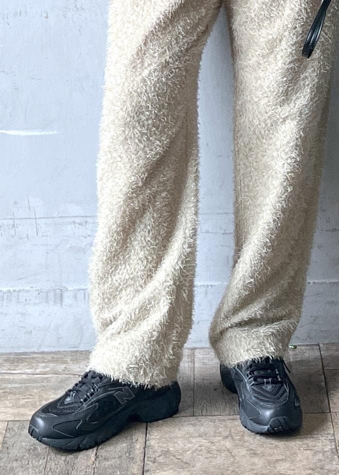 「ナイキ、nike、ブラック、プルオーバー、カットソー、フレア、クルーネック、ノースリーブ、ラウンドネック、チュニック、ティアード、ペプラム、ベージュ、ワイド、スニーカー」｜「ADAM ET ROPE'の【サステナブル・洗える】ティアードノースリーブTEE（Tシャツ/カットソー、ブラック系）」を使った、カワバタさん（レディース・166cm）の夏コーディネートの9枚目の写真