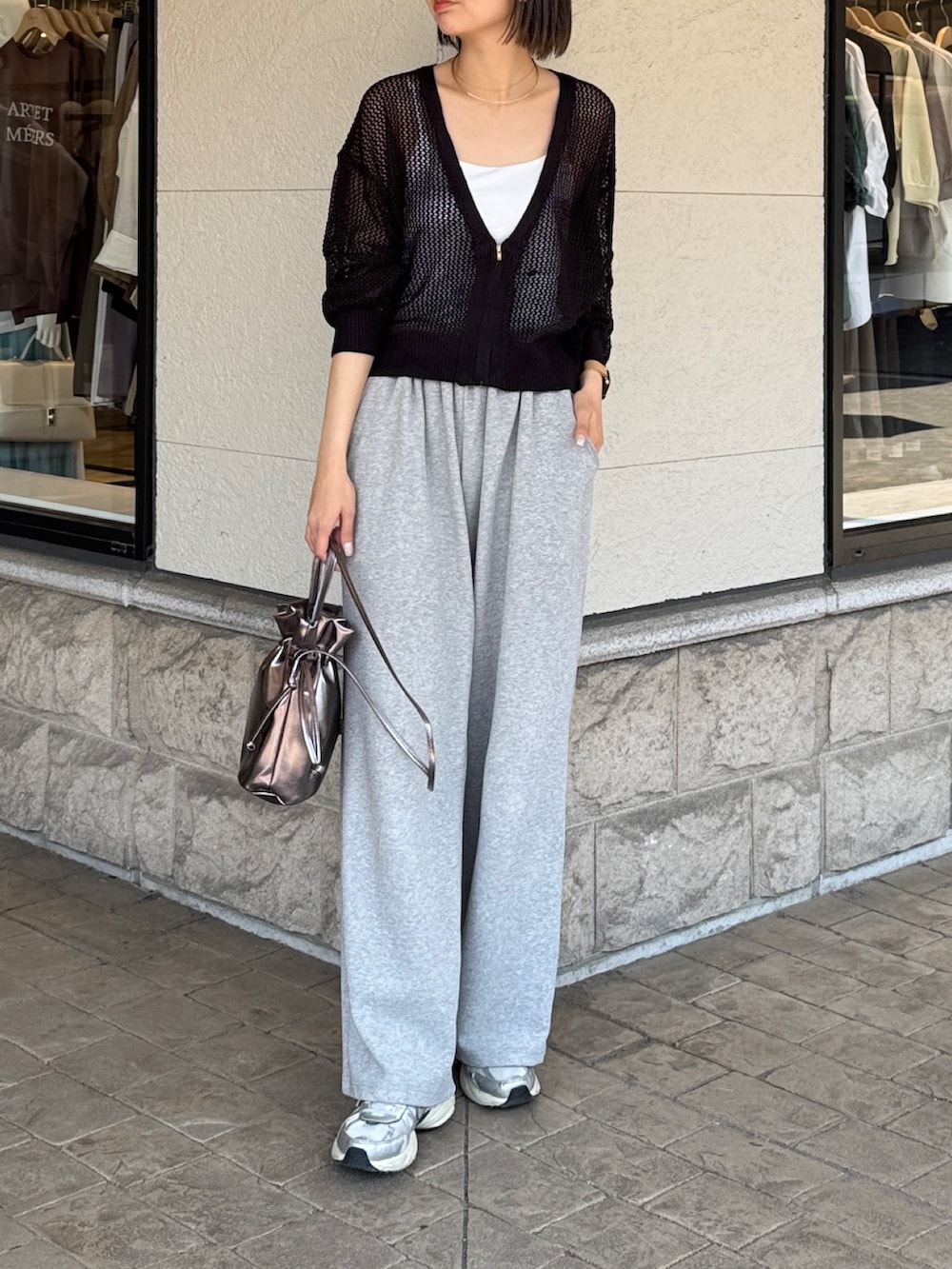 「Chez toiのメッシュニットカーディガン（カーディガン/ボレロ、ブラック系）」を使った、karinさん（レディース・168cm）の春コーディネートの4枚目の写真