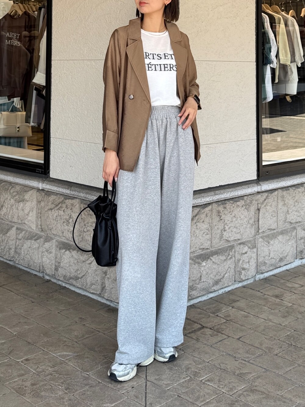 「Chez toiの【ON/OFFつかえる】シアーテーラードジャケット（テーラードジャケット、ベージュ系）」を使った、karinさん（レディース・168cm）の春コーディネートの4枚目の写真