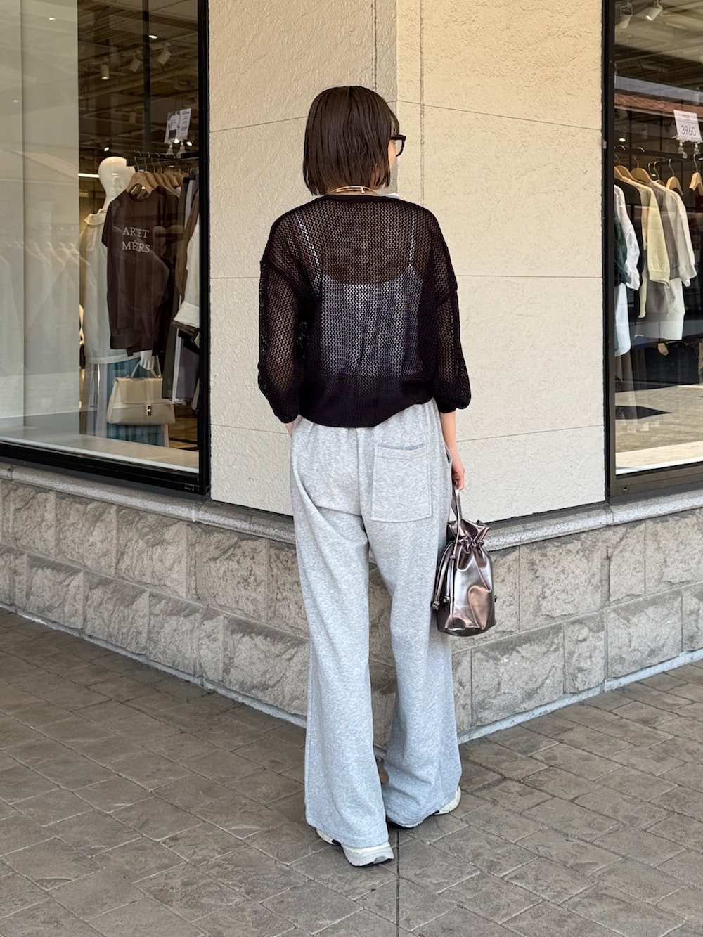 「Chez toiのメッシュニットカーディガン（カーディガン/ボレロ、ブラック系）」を使った、karinさん（レディース・168cm）の春コーディネートの2枚目の写真