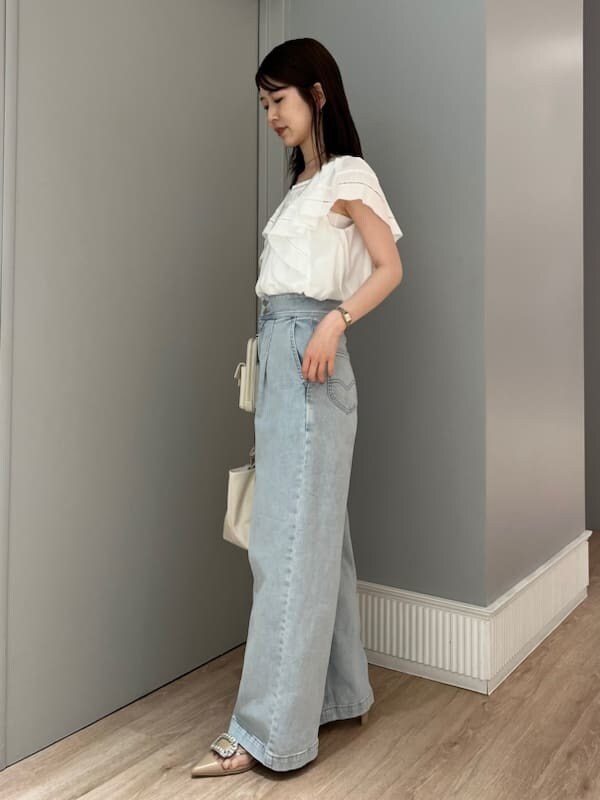 「骨格ウェーブ、ディリーコーディネート、パンツ、トップス、夏コーデ」｜「CELFORDの割繊シフォンレースブラウス（シャツ/ブラウス、ホワイト系）」を使った、CELFORDさん（レディース・164cm）の春コーディネートの2枚目の写真