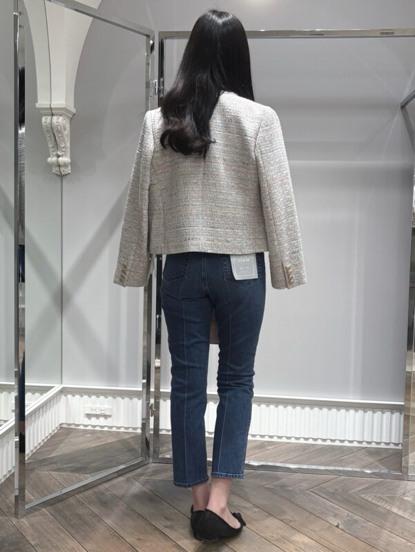 「骨格ストレート、ディリーコーディネート、ジャケット、パンツ、高身長コーデ、春コーディネート」｜「CELFORDのツイードジャケット（ノーカラージャケット、その他）」を使った、CELFORDさん（レディース・165cm）の冬コーディネートの3枚目の写真