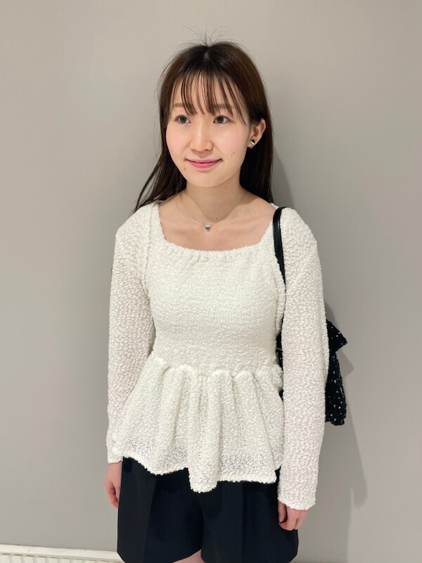 「骨格ウェーブ、パンツ、トップス、春コーディネート、夏コーデ、カジュアル、デートコーデ」｜「CELFORDのボレロセットペプラムトップス（アンサンブル、ホワイト系）」を使った、CELFORDさん（レディース・162cm）の春コーディネートの3枚目の写真