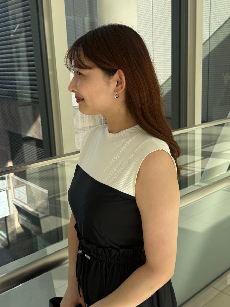 「骨格ストレート、ディリーコーディネート、ワンピース、夏コーデ、カジュアル、デートコーデ」｜「CELFORDのドロストニットドッキングワンピース（ワンピース、ブラック系）」を使った、CELFORDさん（レディース・160cm）の夏コーディネートの5枚目の写真