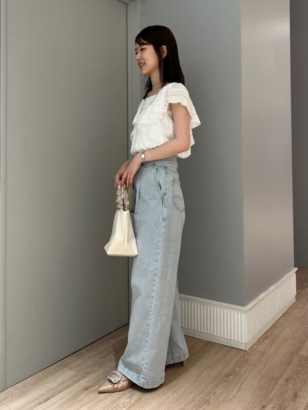 「骨格ウェーブ、ディリーコーディネート、パンツ、トップス、夏コーデ」｜「CELFORDの割繊シフォンレースブラウス（シャツ/ブラウス、ホワイト系）」を使った、CELFORDさん（レディース・164cm）の春コーディネートの3枚目の写真