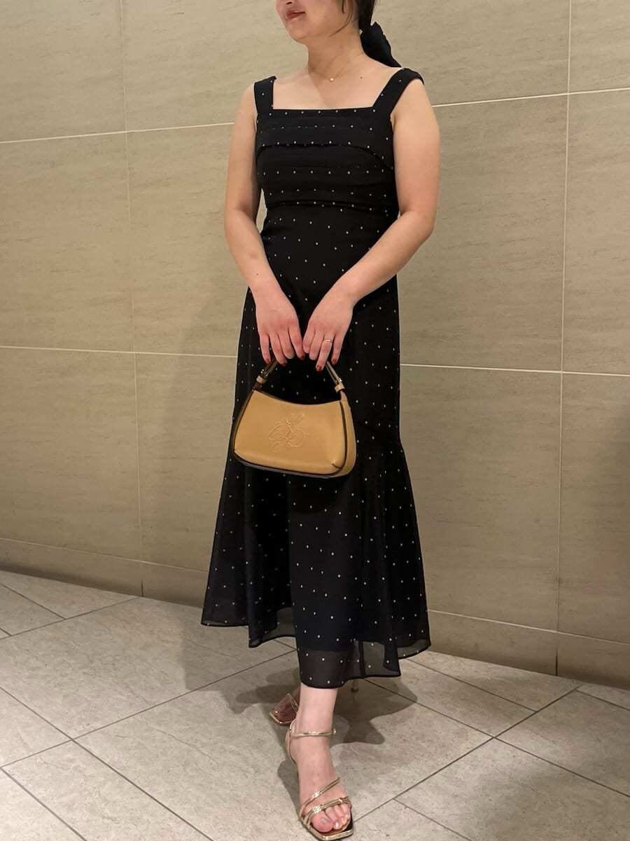 「骨格ストレート、お呼ばれコーディネート、ディリーコーディネート、ジャケット、マザーニーズ、ドレス、ワンピース、夏コーデ、デートコーデ」｜「CELFORDの【CELFORD×MIKA】ショルダーリボンワンピース（ワンピース、その他）」を使った、CELFORDさん（レディース・158cm）の夏コーディネートの4枚目の写真