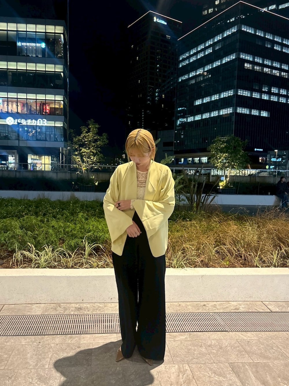 「春めき満開コーデ、ジャケット、春色、春カラー、大人カジュアルコーデ、高身長女子、きれいめコーデ、20代、セレモニー、170cm、イエベ秋、骨格ナチュラル、肩幅広い族」｜「KBFのアイテム（ノーカラージャケット、イエロー系）」を使った、yuchiさん（骨格ナチュラル・レディース・169cm）の春コーディネートの2枚目の写真