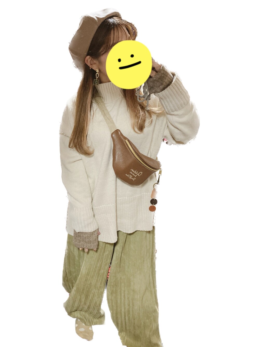 ブラウン系のその他アウター、ホワイト系のニット/セーター、グリーン系のその他パンツを着用したレディースの冬コーディネートの2枚目の写真