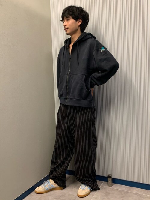 エキップメント フリース フルジップパーカーのアディダスコーデ