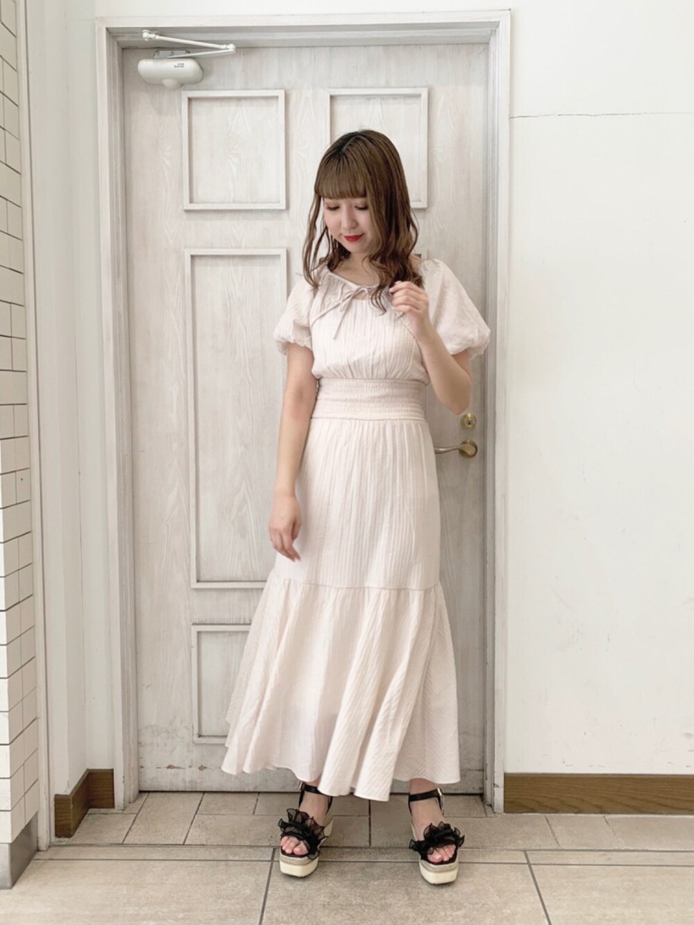 「オトナ女子、キレイめ、ワンピース、ボレロ」｜「one after another NICE CLAUPのマルチウェイボレロセットワンピース（ワンピース、ホワイト系）」を使った、mano0416さん（レディース・162cm）の春コーディネートの2枚目の写真