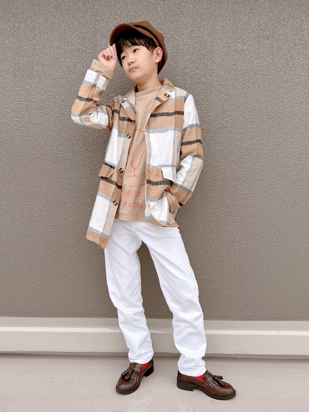 「第2回おそろであそぼ、チェック、ホワイトデニム、ホワイトパンツ、見て下さりありがとうございます、休日スタイル、マイベストコーデ2022、ローファー、クリスマスに着たい服、クリスマス」｜「SHEINのアイテム（ジャケット/アウター、ベージュ系）」を使った、bochukunさん（キッズ・148cm）の冬コーディネートの2枚目の写真