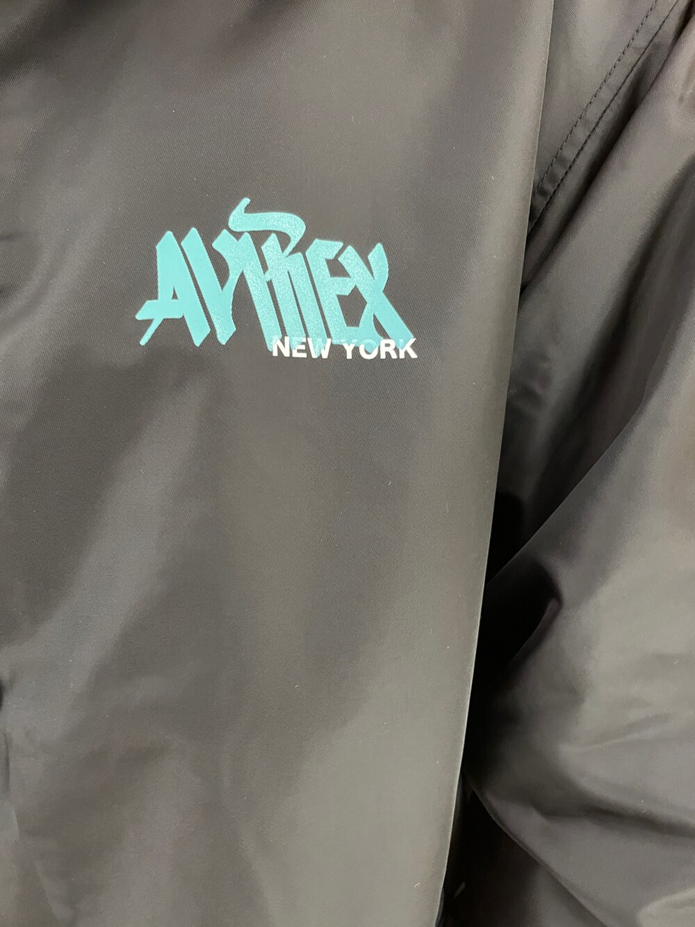 「ビッグシルエット、ストリート、AVIREX、大人カジュアル、休日コーデ、ootd、秋冬コーデ、AVIREXBelle、ファッションの力を信じよう、新星WEARISTAにエントリー」｜「AVIREXの《直営店限定》TAGGING COACH JACKET / タギング コーチ ジャケット / AVIREX / アヴィレックス（ナイロンジャケット、ブルー系）」を使った、ひらいさん（メンズ・174cm）の冬コーディネートの3枚目の写真