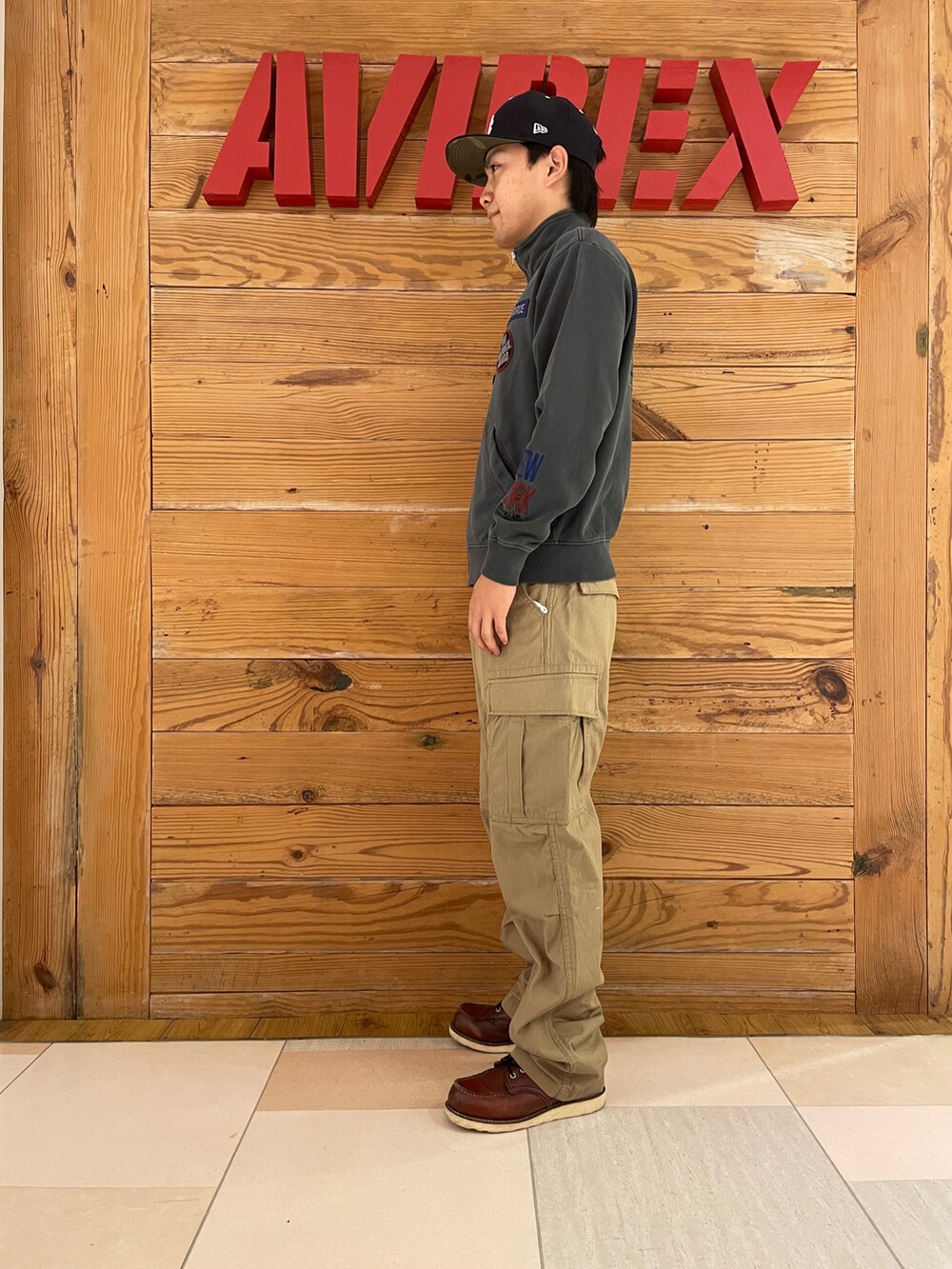「シンプル、AVIREX、ブラウン、大人コーデ、休日コーデ、ootd、今日のコーデ、秋冬コーデ、AVIREXBelle、ファッションの力を信じよう」｜「NEW ERAの【×NEW ERA】ACキャップ/9FIFTY SNAP BACK CAP TYPE  AC（キャップ、ブラック系）」を使った、ひらいさん（メンズ・174cm）の秋コーディネートの3枚目の写真