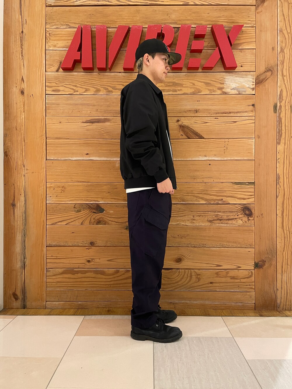 「AVIREX、お出かけコーデ、ootd、メンズコーデ、オトナカジュアル、お洒落さんとつながりたい、AVIREXBelle、AVIREX町田店、ファションの力を信じよう、ファッションを楽しもう」｜「AVIREXのR-CARGO PANTS / R-カーゴパンツ / AVIREX / アヴィレックス（カーゴパンツ、ブルー系）」を使った、ひらいさん（メンズ・174cm）の冬コーディネートの4枚目の写真