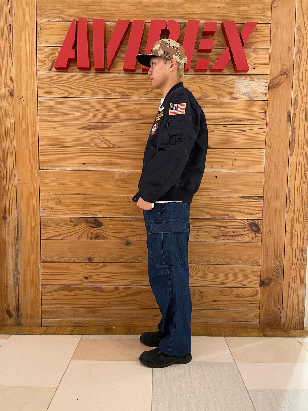 「シンプル、AVIREX、オーバーサイズ、冬、ootd、オトナカジュアル、冬のコーデ、冬アウター、AVIREXBelle、ファッションの力を信じよう」｜「NEW ERAの【×NEW ERA】ACキャップ/9FIFTY SNAP BACK CAP TYPE  AC（キャップ、グリーン系）」を使った、ひらいさん（メンズ・174cm）の冬コーディネートの3枚目の写真