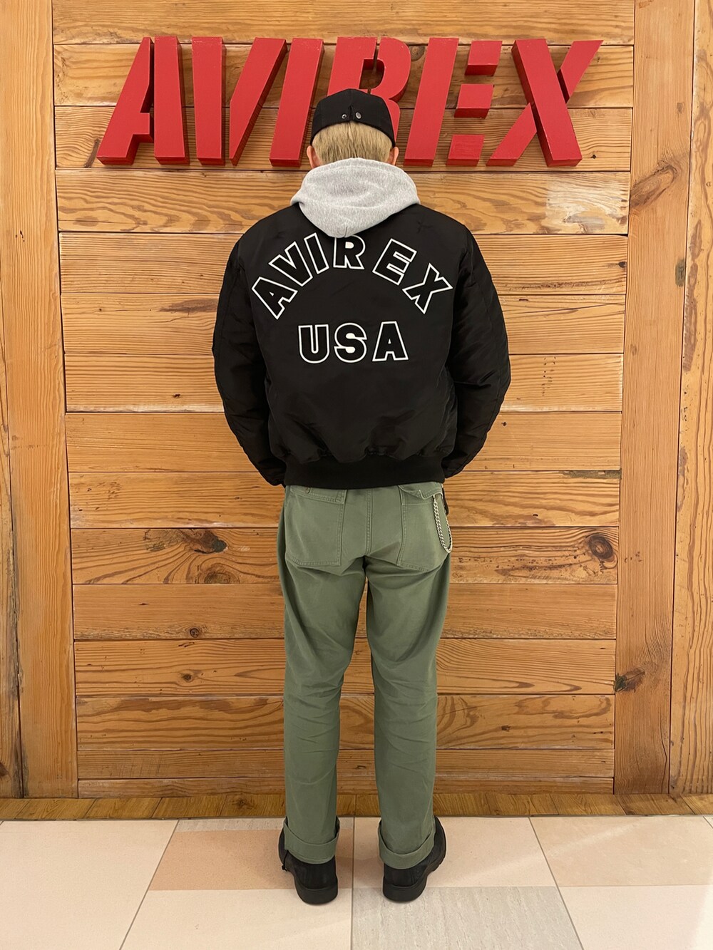 「AVIREX、ootd、メンズコーデ、冬のコーデ、おしゃれさんと繋がりたい、AVIREXBelle、ootdtw、ファッションの力を信じよう、ファッションを楽しもう、新星WEARISTAにエントリー」｜「AVIREXの【先行予約 7月上旬-7月中旬入荷予定】BAKER PANTS / ベイカー パンツ（パンツ、グリーン系）」を使った、ひらいさん（メンズ・174cm）の冬コーディネートの2枚目の写真