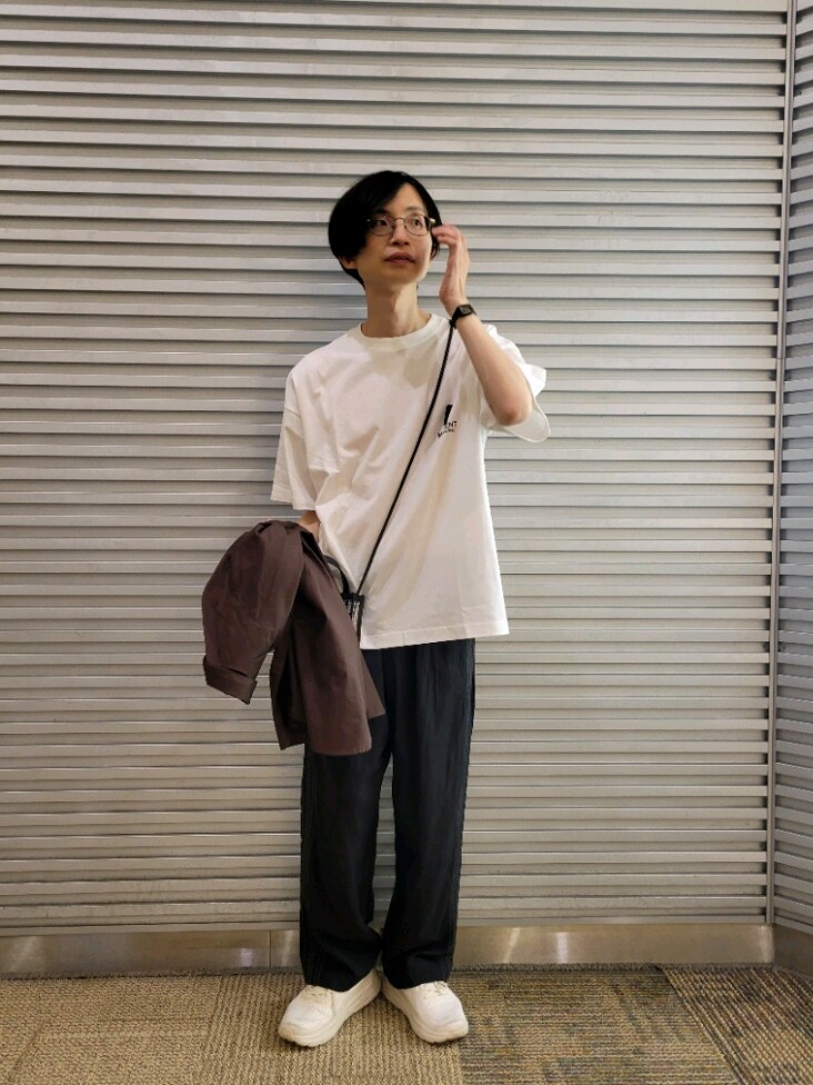 「休日スタイル、プチプラ、夏コーデ、プリントT、夏だ！Tシャツ着よう！、チャオパニックティピー(CIAOPANIC TYPY)、チャオパニックティピー」｜「CIAOPANIC TYPYの【SOUNDS GOOOOD/サウンズグッド】PVCクリアスクエアショルダー（ショルダーバッグ、その他）」を使った、1stripe2kuroさん（メンズ・169cm）の夏コーディネートの4枚目の写真