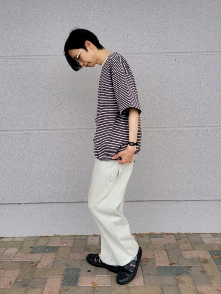 「メガネ男子、メンズコーデ、大人カジュアル、お洒落さんとつながりたい、メンズファッション、リラックススタイル、カジュアル、チャオパニックティピー(CIAOPANIC TYPY)、チャオパニックティピー」｜「CIAOPANIC TYPYのミニ裏毛ボーダー裾ドローコードビッグTee（Tシャツ/カットソー、グレー系）」を使った、1stripe2kuroさん（メンズ・169cm）の夏コーディネートの4枚目の写真