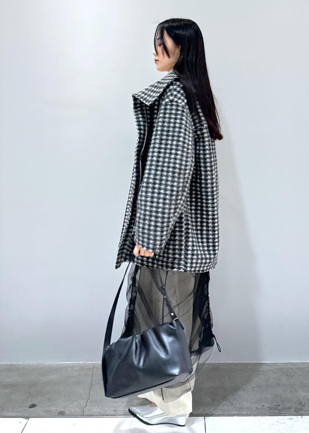 「春の新作、24SS春の新作、逸品、新作、24SS、ADAM ET ROPÉ、FEMME、SDGs、サステナブル、骨格ストレート、ブルべ、きれいめ、きれいめカジュアル、カジュアル、大人カジュアル」|「ADAM ET ROPE'の【サステナブル】ニットバージョンベアキャミ(キャミソール、パープル系)」を使った、きなさん(レディース・156cm)の冬コーディネートの6枚目の写真