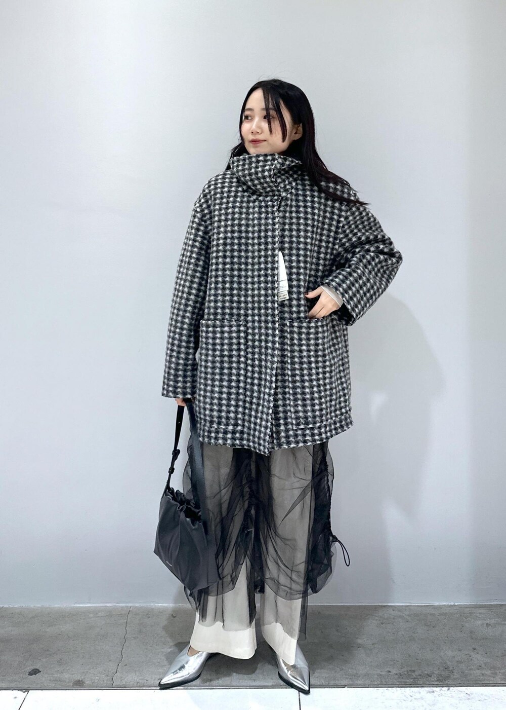 「春の新作、24SS春の新作、逸品、新作、24SS、ADAM ET ROPÉ、FEMME、SDGs、サステナブル、骨格ストレート、ブルべ、きれいめ、きれいめカジュアル、カジュアル、大人カジュアル」|「ADAM ET ROPE'の【サステナブル】ニットバージョンベアキャミ(キャミソール、パープル系)」を使った、きなさん(レディース・156cm)の冬コーディネートの4枚目の写真