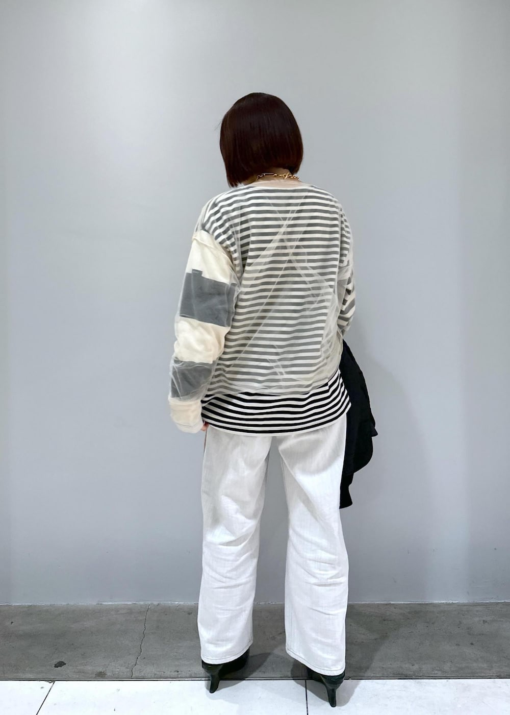 「24ss、24ss春の新作、春の新作、新作、チュール、シアー、ミュール、ポインテッドトゥ、中綿、中綿アウター、アウター、春アウター、薄手、薄手アウター、ボーダー」|「ADAM ET ROPE'の【サステナブル】アートキルティングジャケット(その他アウター、ブラック系)」を使った、きなさん(レディース・156cm)の冬コーディネートの10枚目の写真