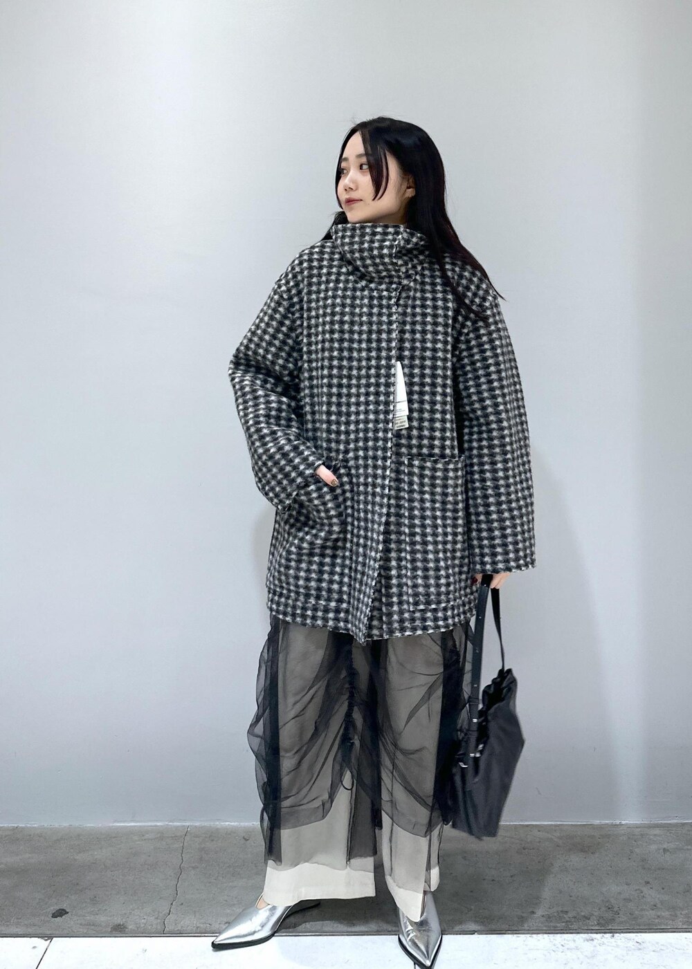 「春の新作、24SS春の新作、逸品、新作、24SS、ADAM ET ROPÉ、FEMME、SDGs、サステナブル、骨格ストレート、ブルべ、きれいめ、きれいめカジュアル、カジュアル、大人カジュアル」|「ADAM ET ROPE'の【サステナブル】ニットバージョンベアキャミ(キャミソール、パープル系)」を使った、きなさん(レディース・156cm)の冬コーディネートの3枚目の写真