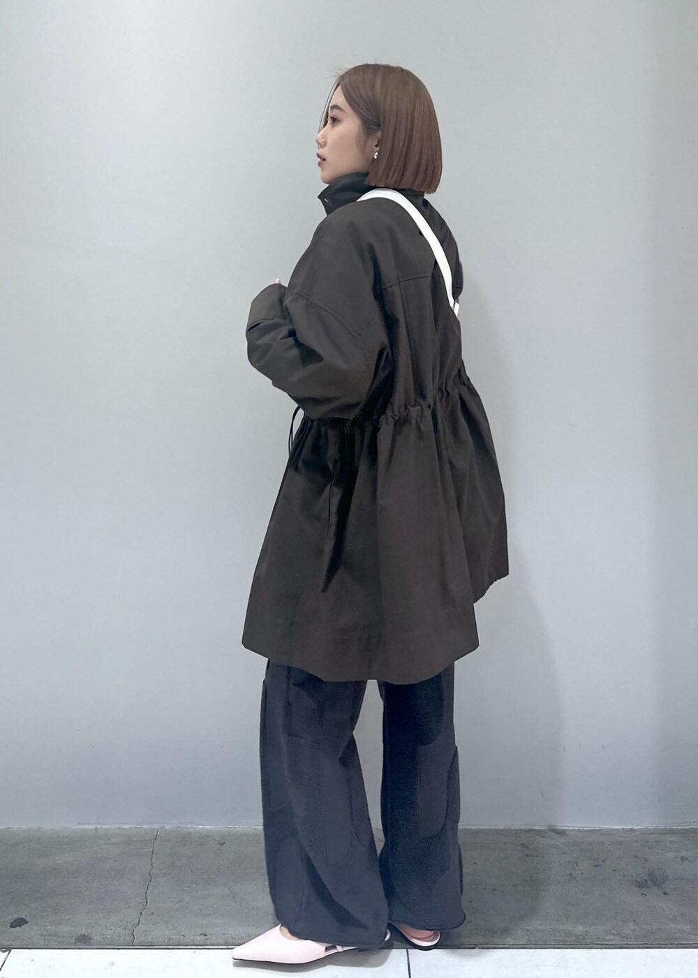 「骨スト、ブルベ、ブルベ夏、ブルベ冬、24SS、24SS春の新作、春の新作、新作、白、白ブラウス、リラックス、リラックスパンツ、ピンク、春カラー、モッズ」|「Sisi Joiaの【Sisi Joia】Belt(ベルト、シルバー系)」を使った、きなさん(レディース・156cm)の春コーディネートの10枚目の写真