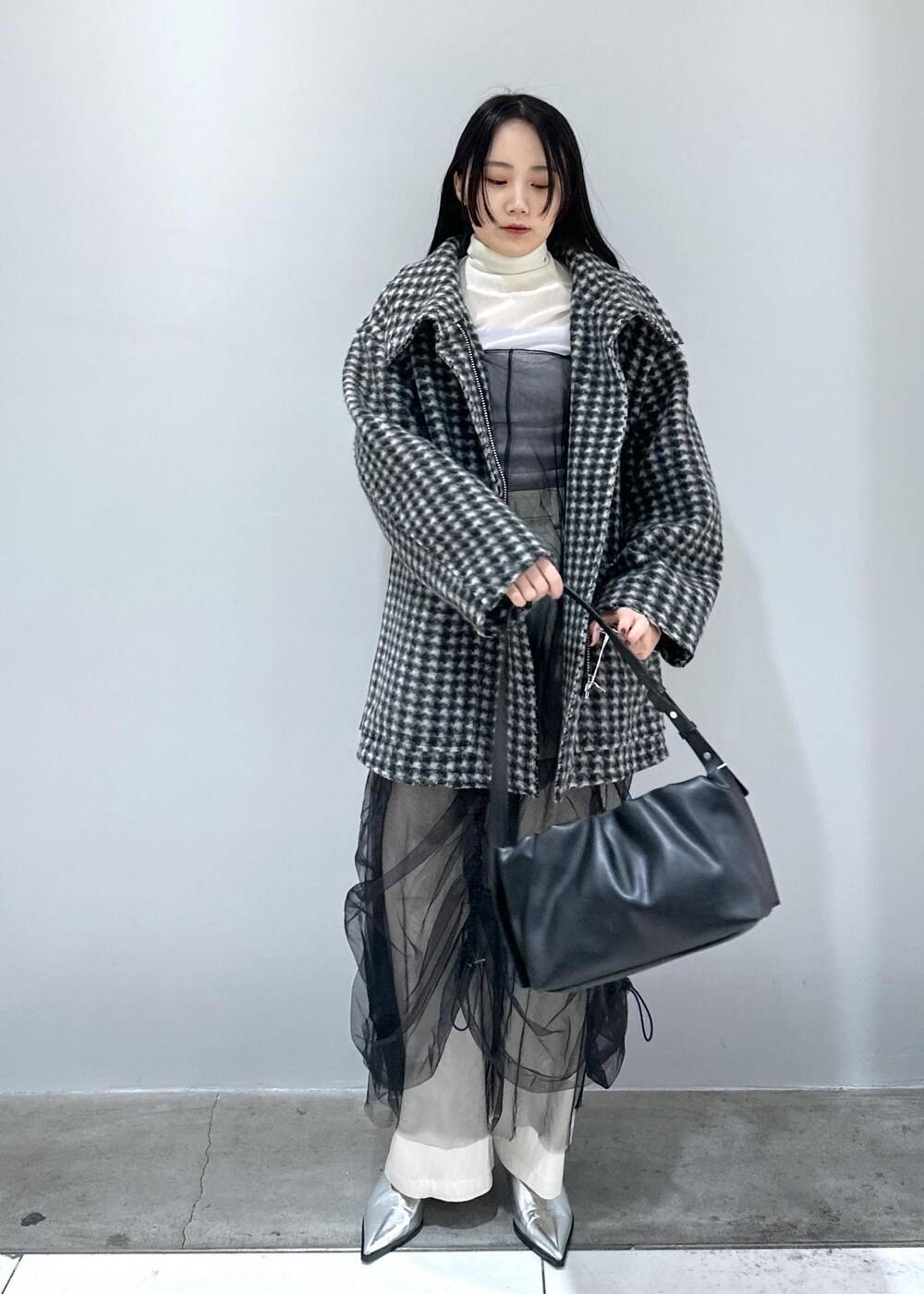 「春の新作、24SS春の新作、逸品、新作、24SS、ADAM ET ROPÉ、FEMME、SDGs、サステナブル、骨格ストレート、ブルべ、きれいめ、きれいめカジュアル、カジュアル、大人カジュアル」|「ADAM ET ROPE'の【サステナブル】ニットバージョンベアキャミ(キャミソール、パープル系)」を使った、きなさん(レディース・156cm)の冬コーディネートの5枚目の写真