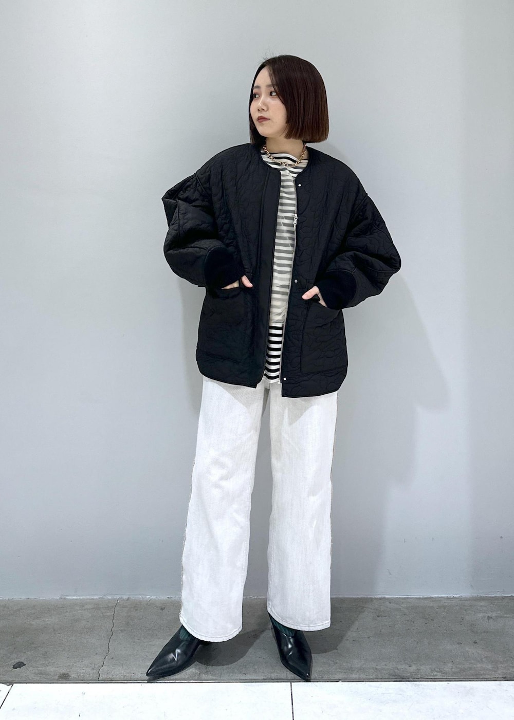 「24ss、24ss春の新作、春の新作、新作、チュール、シアー、ミュール、ポインテッドトゥ、中綿、中綿アウター、アウター、春アウター、薄手、薄手アウター、ボーダー」|「ADAM ET ROPE'の【サステナブル】アートキルティングジャケット(その他アウター、ブラック系)」を使った、きなさん(レディース・156cm)の冬コーディネートの2枚目の写真