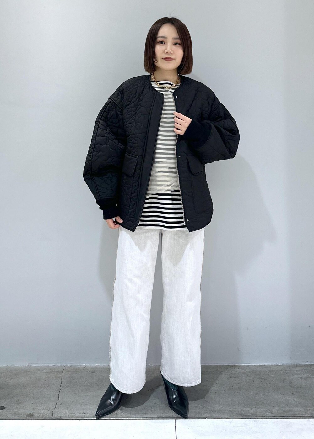 「24ss、24ss春の新作、春の新作、新作、チュール、シアー、ミュール、ポインテッドトゥ、中綿、中綿アウター、アウター、春アウター、薄手、薄手アウター、ボーダー」|「ADAM ET ROPE'の【サステナブル】アートキルティングジャケット(その他アウター、ブラック系)」を使った、きなさん(レディース・156cm)の冬コーディネートの5枚目の写真