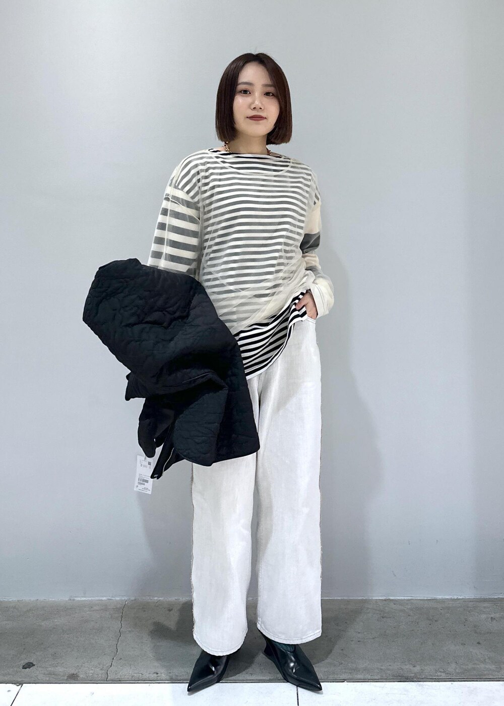 「24ss、24ss春の新作、春の新作、新作、チュール、シアー、ミュール、ポインテッドトゥ、中綿、中綿アウター、アウター、春アウター、薄手、薄手アウター、ボーダー」|「ADAM ET ROPE'の【サステナブル】アートキルティングジャケット(その他アウター、ブラック系)」を使った、きなさん(レディース・156cm)の冬コーディネートの7枚目の写真