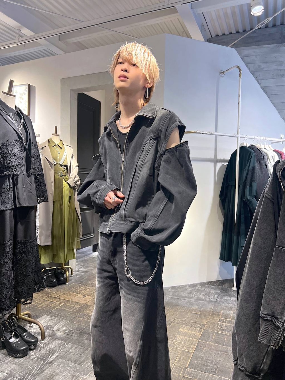 「リラックス、春コーデ、秋コーデ、冬コーデ、ラフ、ゆったり、オーバーサイズ、HARE」｜「HAREのステンレスチェーンネックレス(HARE)（ネックレス、シルバー系）」を使った、ayukifukuさん（メンズ・172cm）の冬コーディネートの2枚目の写真