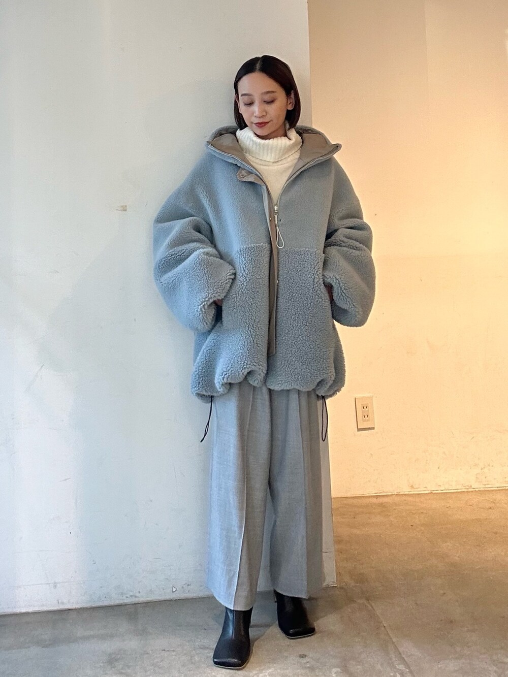 人気リバーシブルボアパディングコートオフホワイト